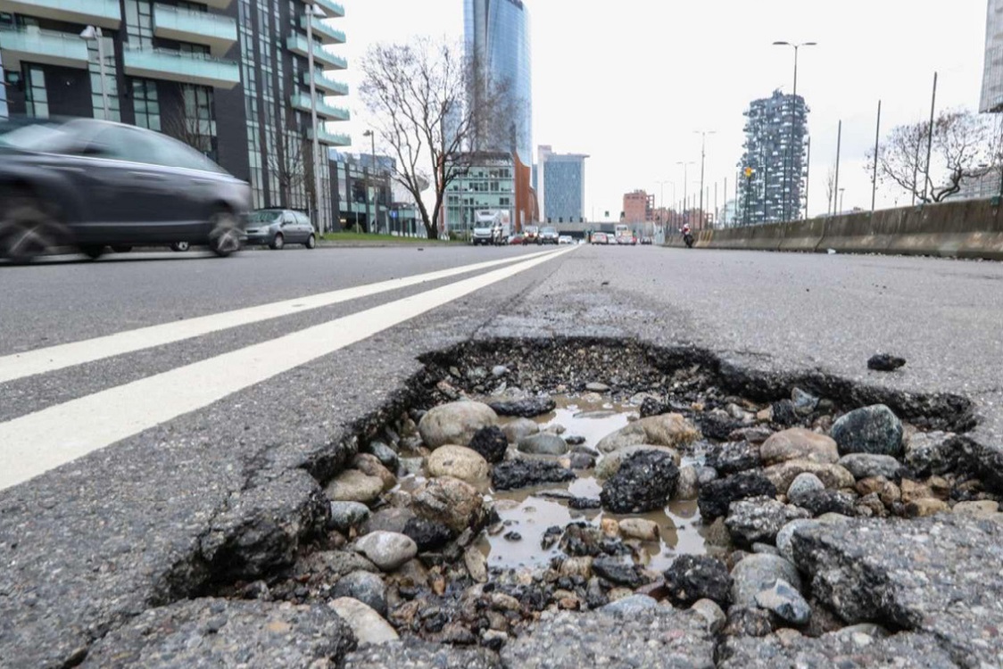 Buche-Milano-Asfalto