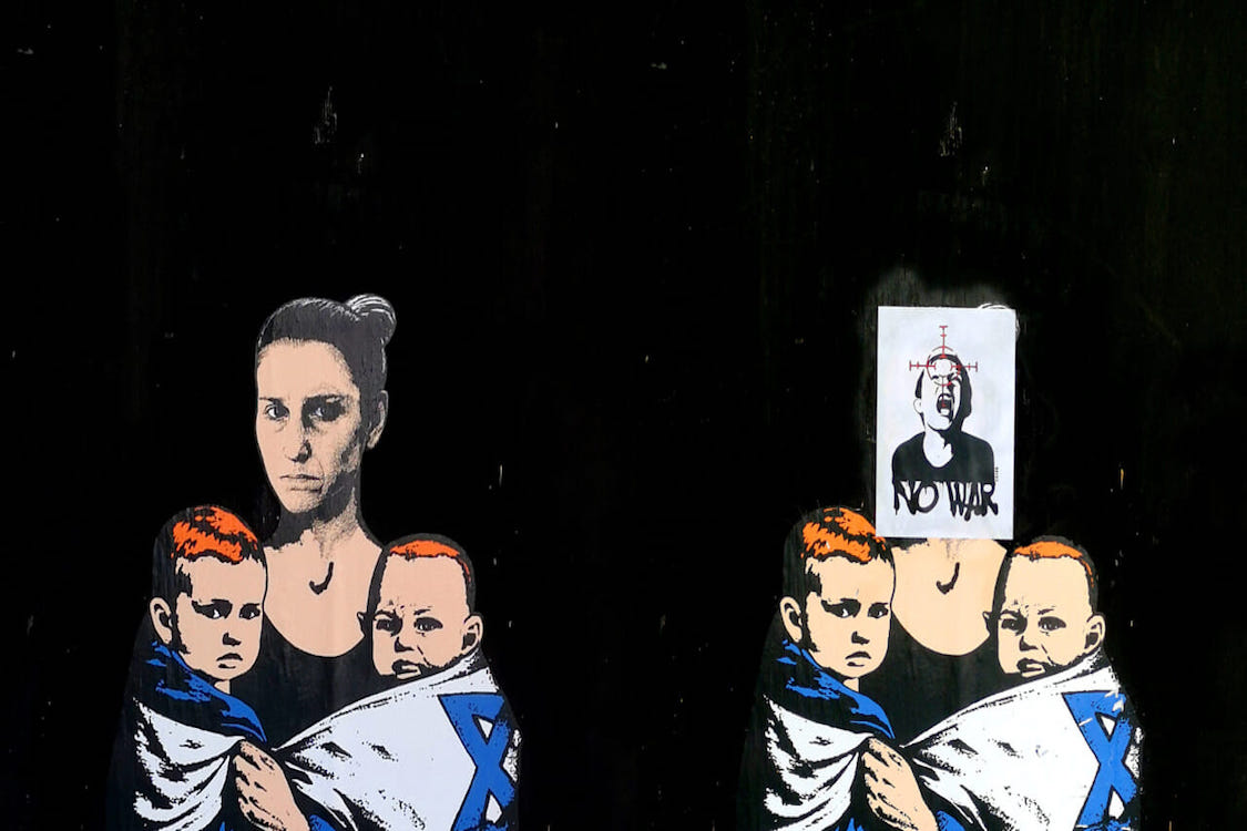 murale vittime 7 ottobre milano