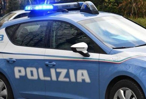 Cassiere accoltellato in centro a Milano, fermato l’aggressore