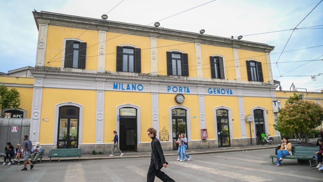 Stazione Porta genova