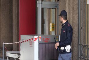 metal detector scuola